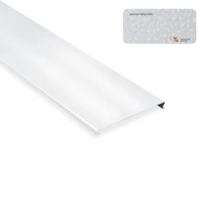 Реечный потолок Белый кристалл-В28 D в интерьере салона красоты